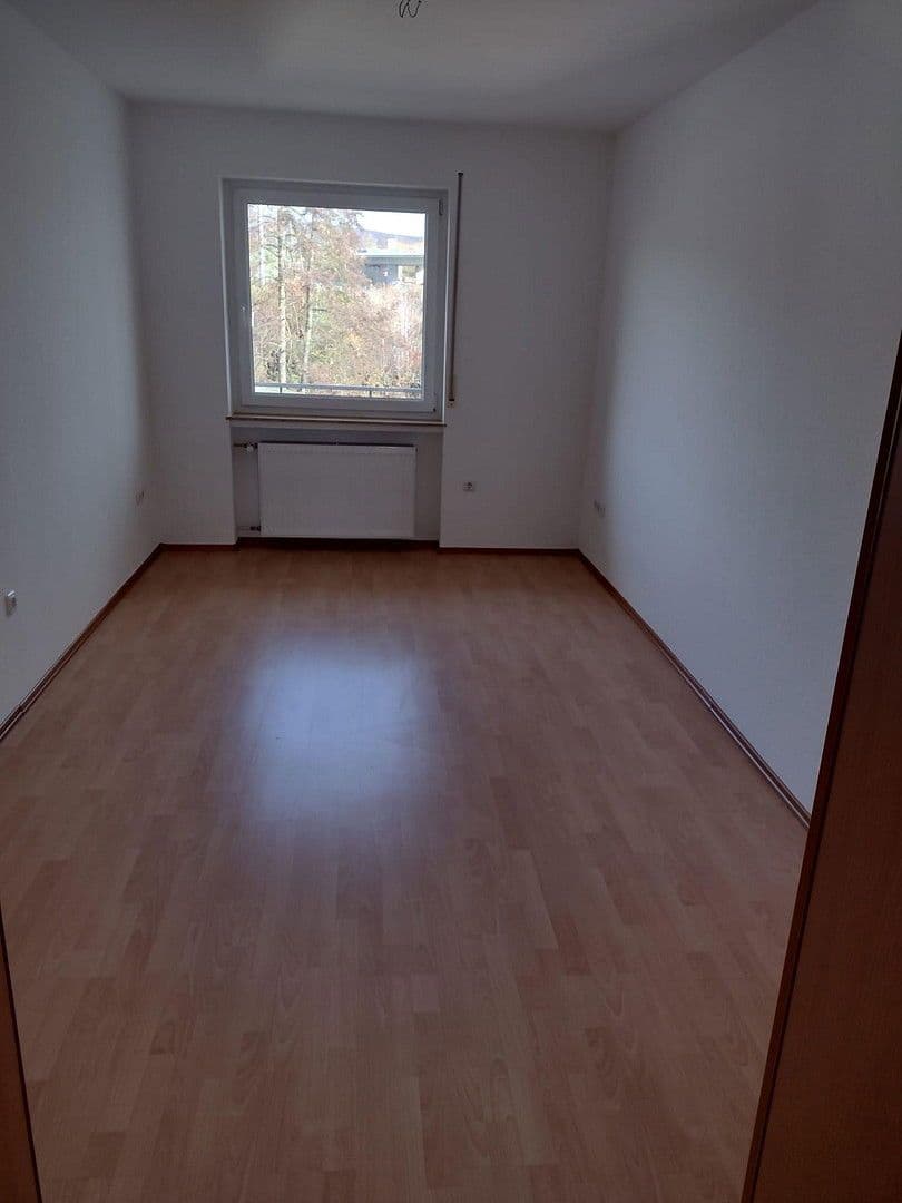 Prenájom bytu 3-izbový 108 m², Eltville am Rhein, Hesensko Prenájom bytu 3-izbový 108 m², Eltville am Rhein, Hesensko