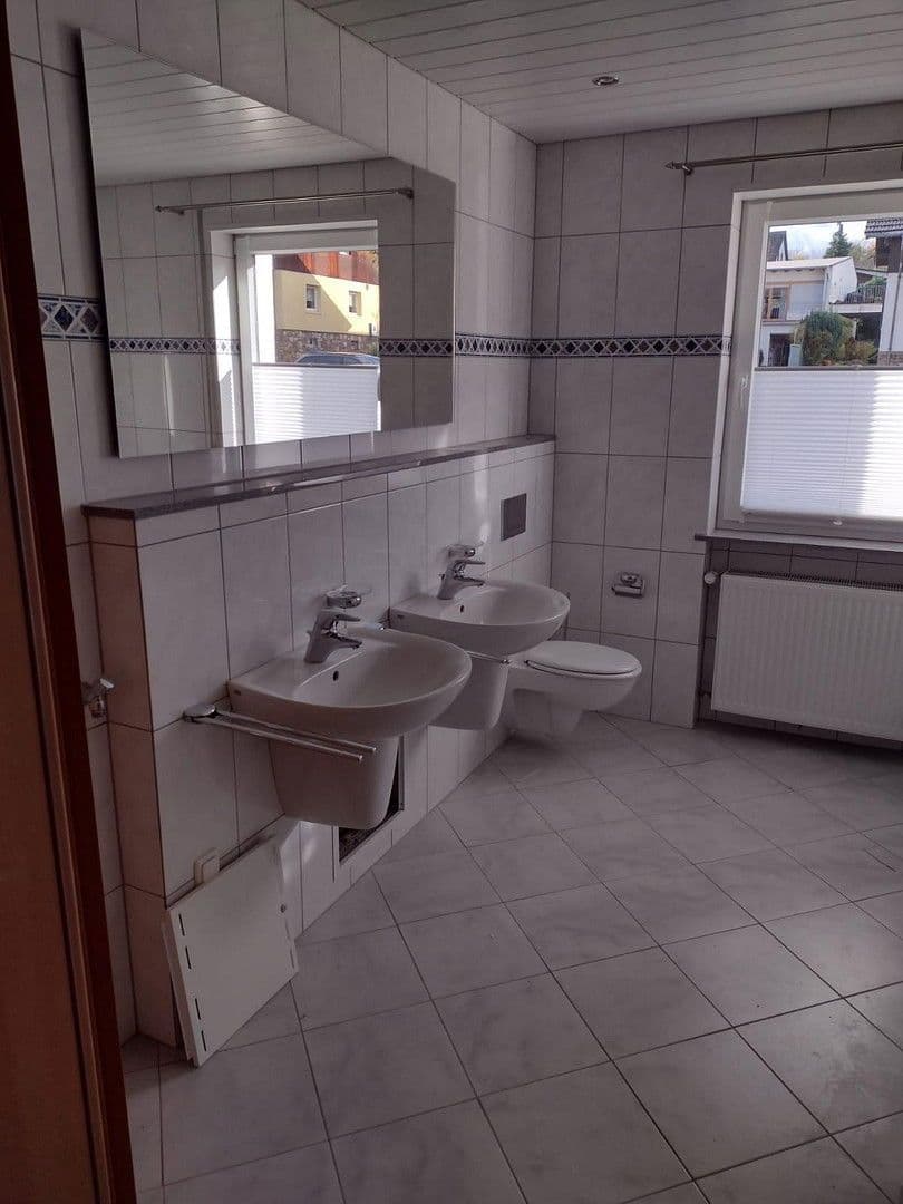 Prenájom bytu 3-izbový 108 m², Eltville am Rhein, Hesensko Prenájom bytu 3-izbový 108 m², Eltville am Rhein, Hesensko