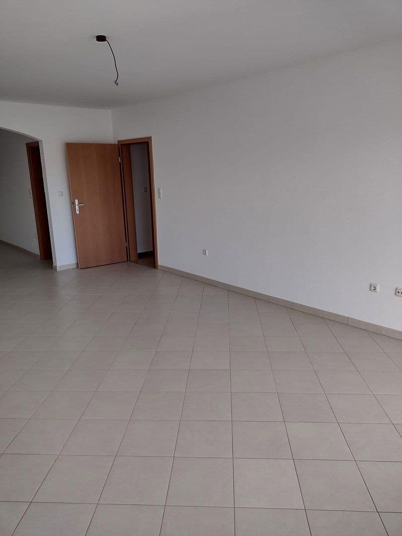 Prenájom bytu 3-izbový 108 m², Eltville am Rhein, Hesensko Prenájom bytu 3-izbový 108 m², Eltville am Rhein, Hesensko