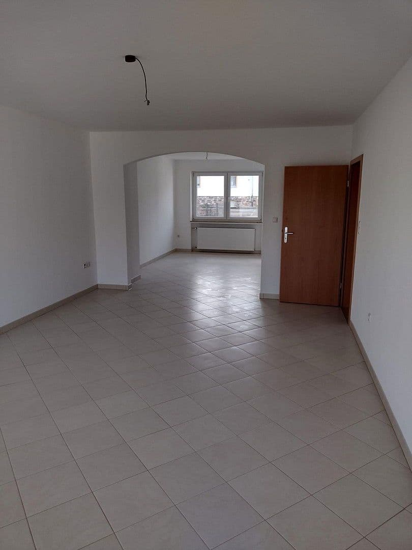 Prenájom bytu 3-izbový 108 m², Eltville am Rhein, Hesensko Prenájom bytu 3-izbový 108 m², Eltville am Rhein, Hesensko