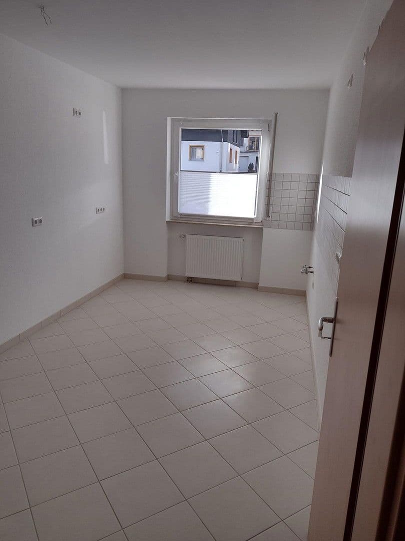 Prenájom bytu 3-izbový 108 m², Eltville am Rhein, Hesensko Prenájom bytu 3-izbový 108 m², Eltville am Rhein, Hesensko