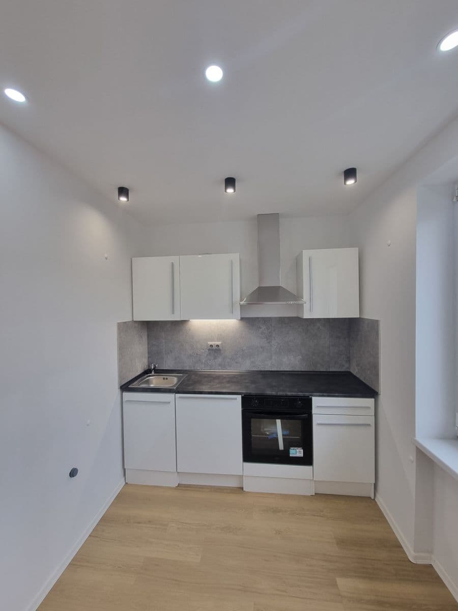 Prenájom bytu 1-izbový 40 m², Bukovany, Karlovarský kraj Prenájom bytu 1-izbový 40 m², Bukovany, Karlovarský kraj