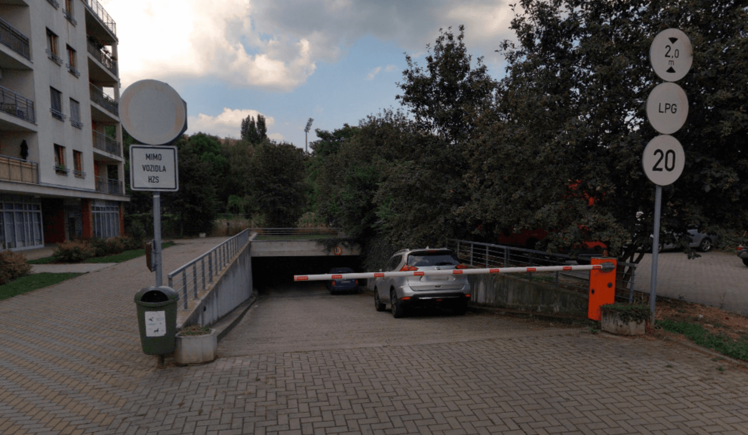 Prenájom garáže 20 m², Petrohradská, Praha, Praha Prenájom garáže 20 m², Petrohradská, Praha, Praha