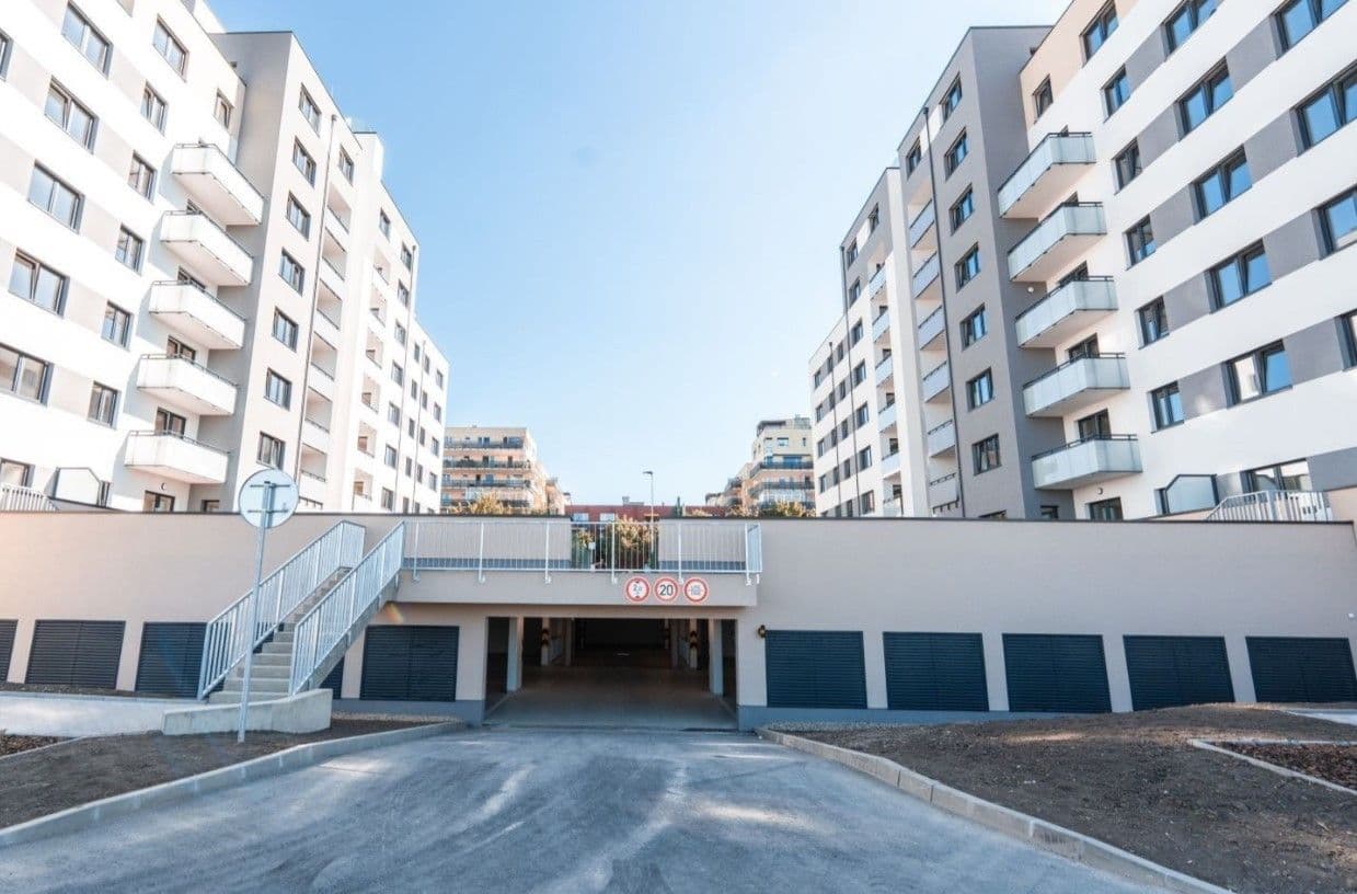 Prenájom bytu 2-izbový 42 m², Fabiánové, Praha, Praha Prenájom bytu 2-izbový 42 m², Fabiánové, Praha, Praha