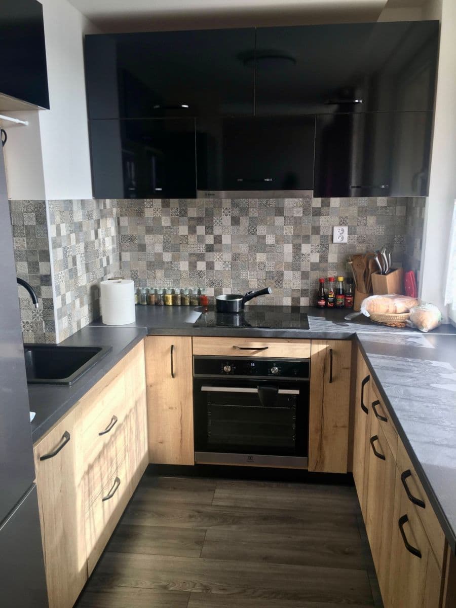 Prenájom bytu 2-izbový 43 m², Vojenská, Košice - mestská časť Staré Mesto, Košický kraj Prenájom bytu 2-izbový 43 m², Vojenská, Košice - mestská časť Staré Mesto, Košický kraj