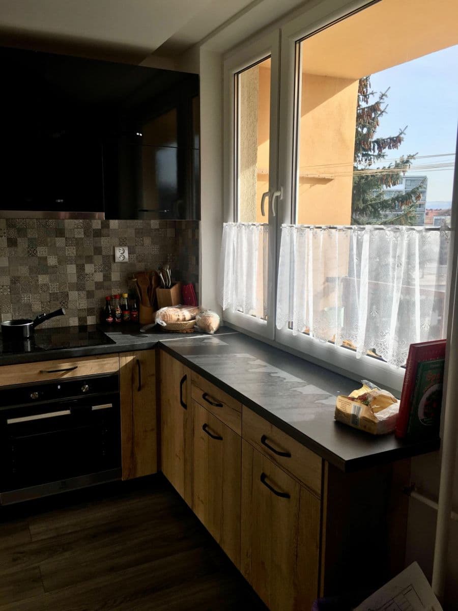 Prenájom bytu 2-izbový 43 m², Vojenská, Košice - mestská časť Staré Mesto, Košický kraj Prenájom bytu 2-izbový 43 m², Vojenská, Košice - mestská časť Staré Mesto, Košický kraj