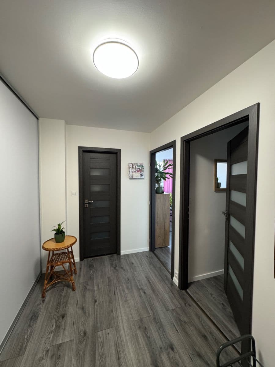 Prenájom bytu 2-izbový 43 m², Vojenská, Košice - mestská časť Staré Mesto, Košický kraj Prenájom bytu 2-izbový 43 m², Vojenská, Košice - mestská časť Staré Mesto, Košický kraj