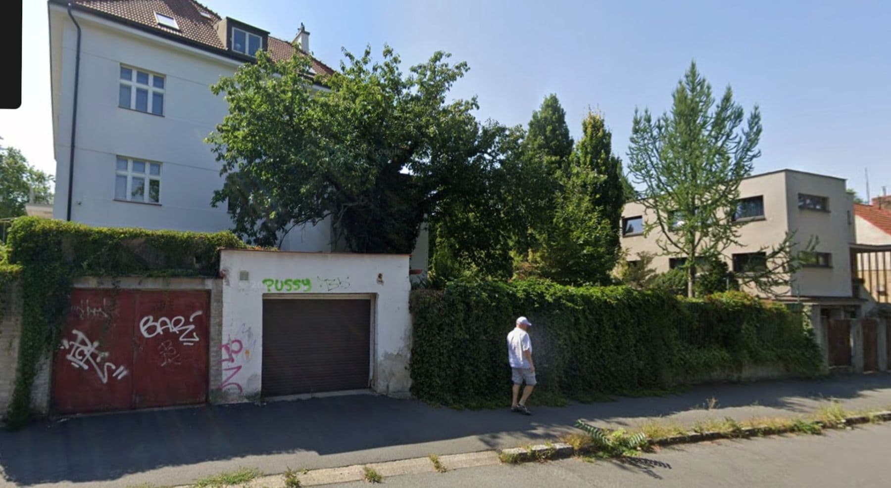 Prenájom garáže 16 m², Gončarenkova, Praha, Praha Prenájom garáže 16 m², Gončarenkova, Praha, Praha