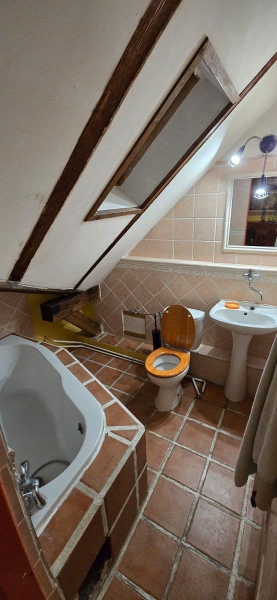 Prenájom bytu 2-izbový 77 m², Bratislava - mestská časť Staré Mesto, Bratislavský kraj Prenájom bytu 2-izbový 77 m², Bratislava - mestská časť Staré Mesto, Bratislavský kraj