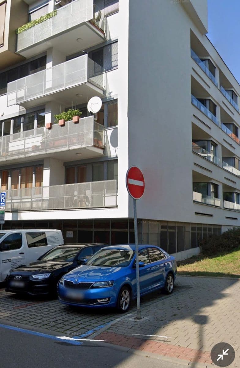 Prenájom garáže 14 m², Kopečná, Brno, Jihomoravský kraj Prenájom garáže 14 m², Kopečná, Brno, Jihomoravský kraj