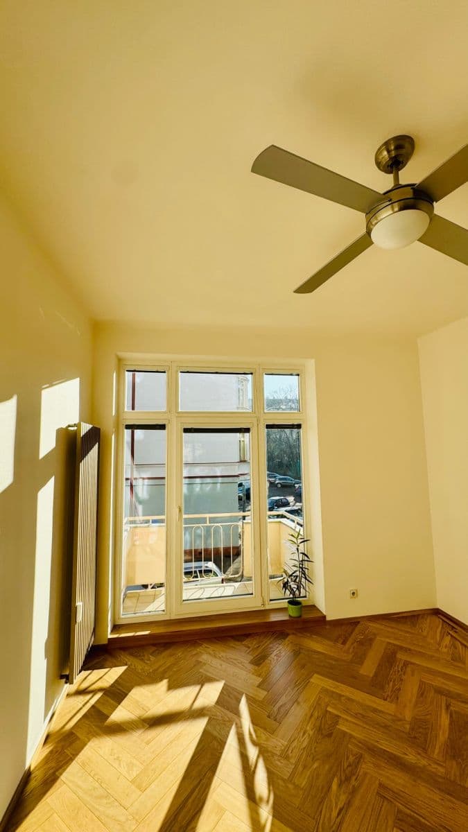 Prenájom bytu 2-izbový 60 m², Lotyšská, Praha, Praha Prenájom bytu 2-izbový 60 m², Lotyšská, Praha, Praha