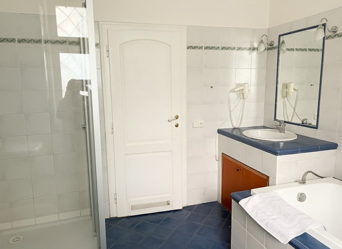 Prenájom bytu 80 m², Petrská, Praha, Praha Prenájom bytu 80 m², Petrská, Praha, Praha