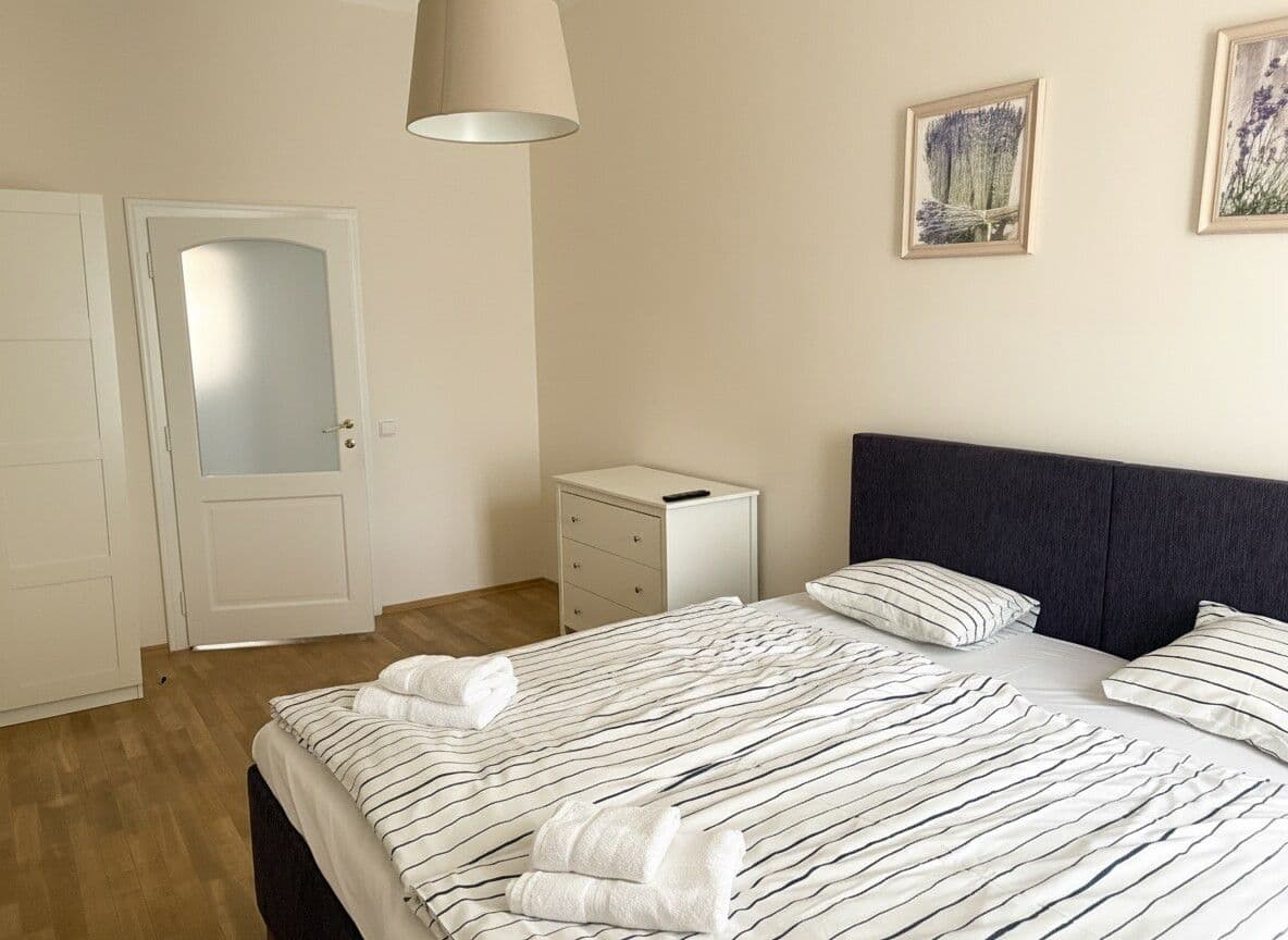 Prenájom bytu 80 m², Petrská, Praha, Praha Prenájom bytu 80 m², Petrská, Praha, Praha