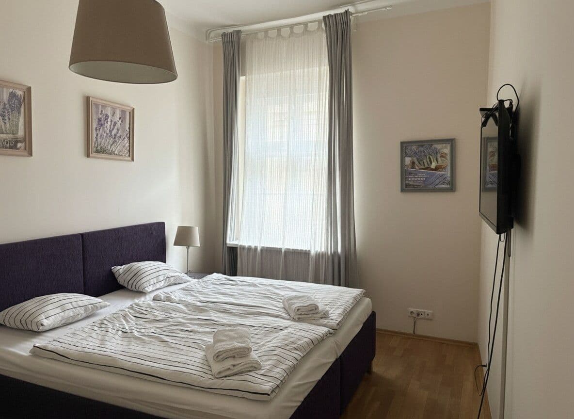 Prenájom bytu 80 m², Petrská, Praha, Praha Prenájom bytu 80 m², Petrská, Praha, Praha