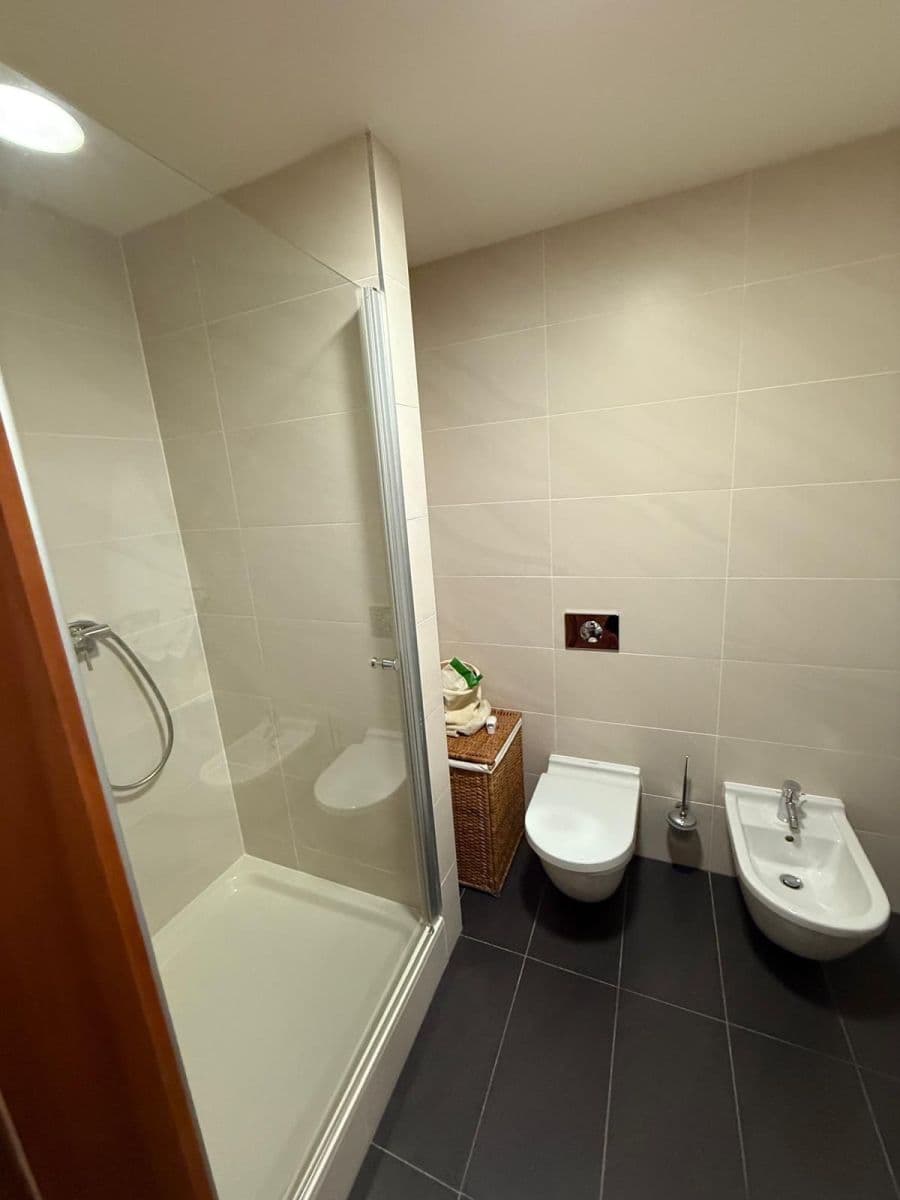 Predaj bytu 3-izbový 116 m², Ke Kapslovně, Praha, Praha Predaj bytu 3-izbový 116 m², Ke Kapslovně, Praha, Praha