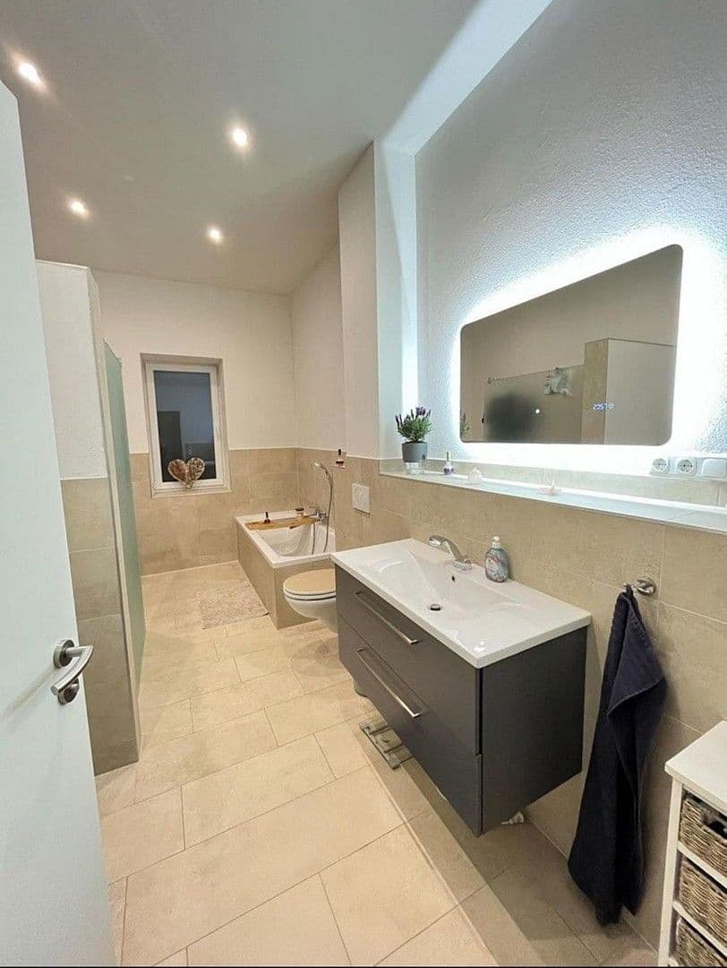 Predaj bytu 4-izbový 144 m², Greußenheim, Bavorsko Predaj bytu 4-izbový 144 m², Greußenheim, Bavorsko