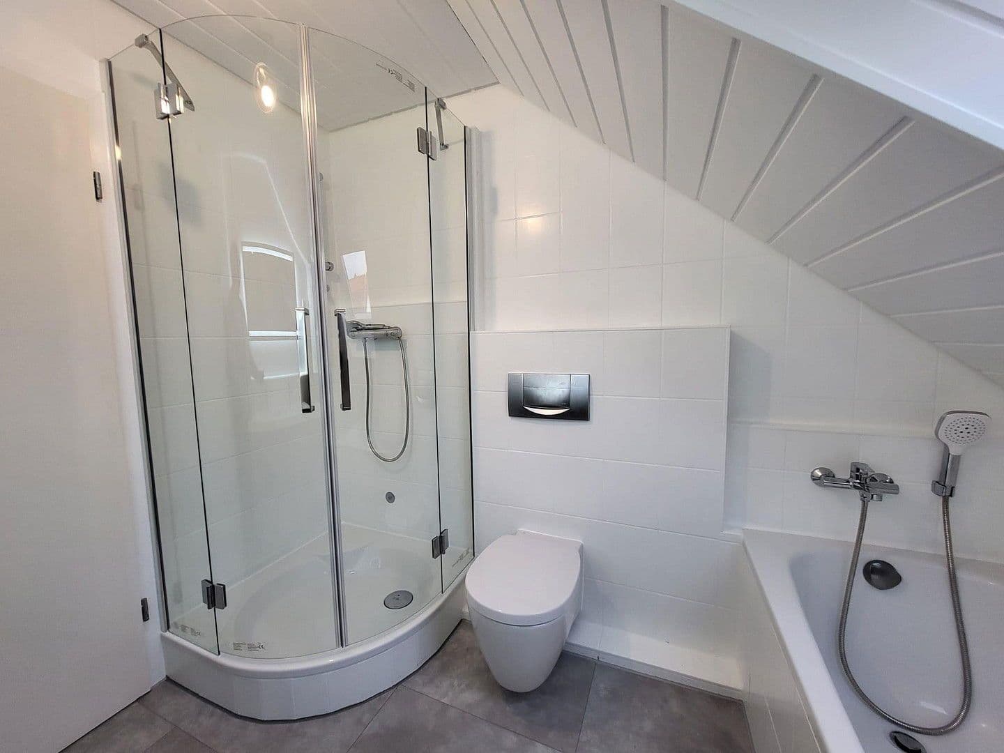 Prenájom bytu 3-izbový 80 m², Ebersbach an der Fils, Bádensko-Wurttembersko Prenájom bytu 3-izbový 80 m², Ebersbach an der Fils, Bádensko-Wurttembersko