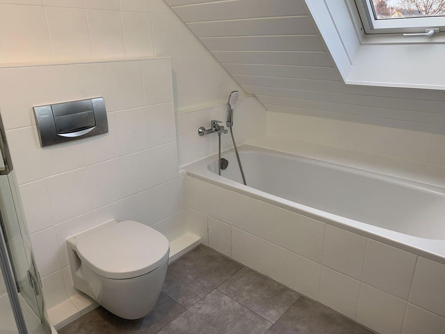 Prenájom bytu 3-izbový 80 m², Ebersbach an der Fils, Bádensko-Wurttembersko Prenájom bytu 3-izbový 80 m², Ebersbach an der Fils, Bádensko-Wurttembersko