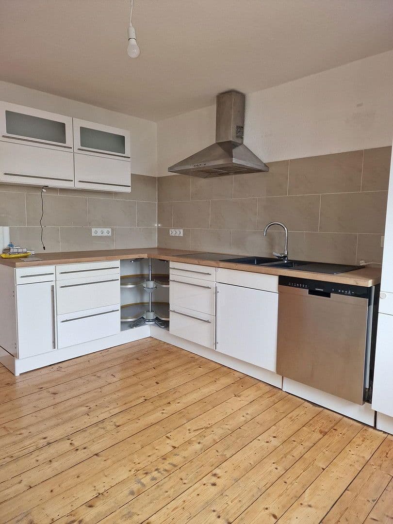 Predaj domu 100 m², pozemek 442 m², Andernach, Porýnie-Falcko Predaj domu 100 m², pozemek 442 m², Andernach, Porýnie-Falcko