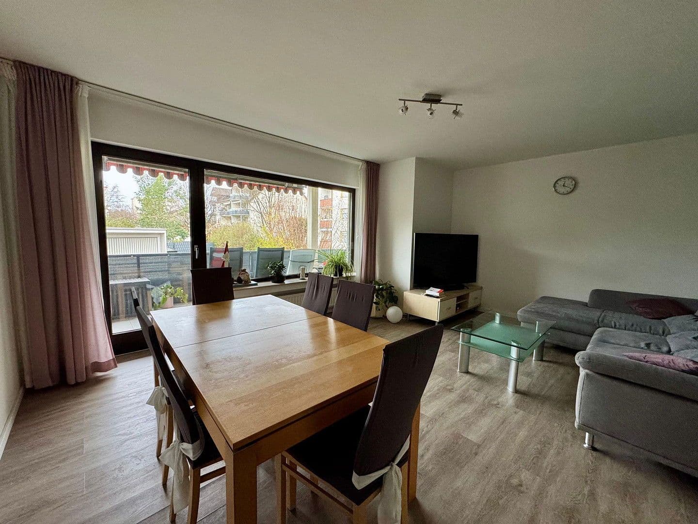 Prenájom bytu 3-izbový 81 m², Dormagen, Severné Porýnie - Westfálsko Prenájom bytu 3-izbový 81 m², Dormagen, Severné Porýnie - Westfálsko