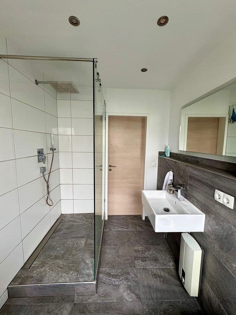 Prenájom bytu 3-izbový 81 m², Dormagen, Severné Porýnie - Westfálsko Prenájom bytu 3-izbový 81 m², Dormagen, Severné Porýnie - Westfálsko