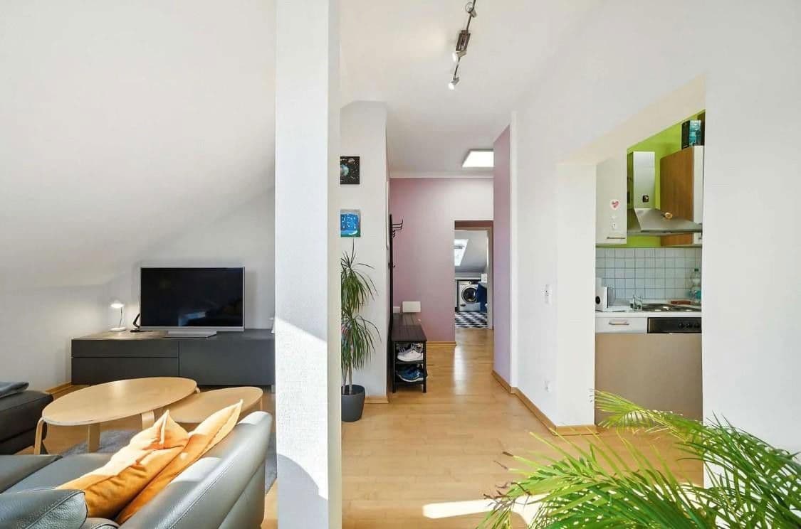 Prenájom bytu 2-izbový 63 m², Obere Bergstraße 54, Radebeul, Sasko Prenájom bytu 2-izbový 63 m², Obere Bergstraße 54, Radebeul, Sasko