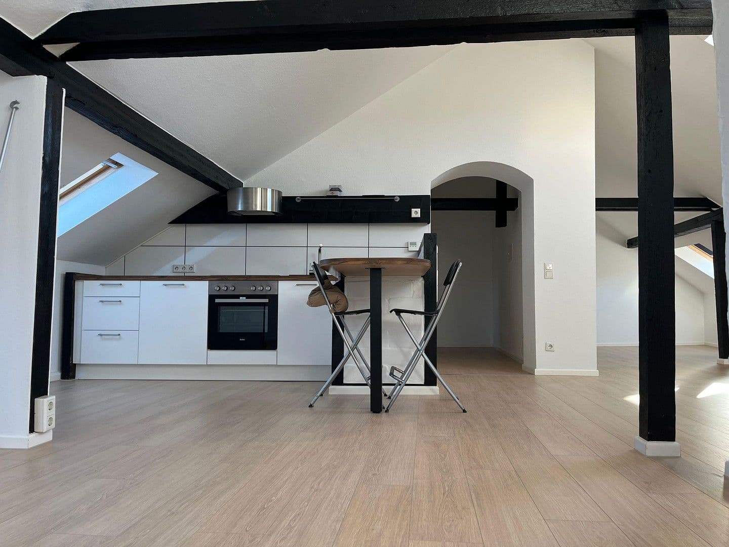 Prenájom bytu 1-izbový 62 m², Linienstraße 34, Düsseldorf, Severné Porýnie - Westfálsko Prenájom bytu 1-izbový 62 m², Linienstraße 34, Düsseldorf, Severné Porýnie - Westfálsko