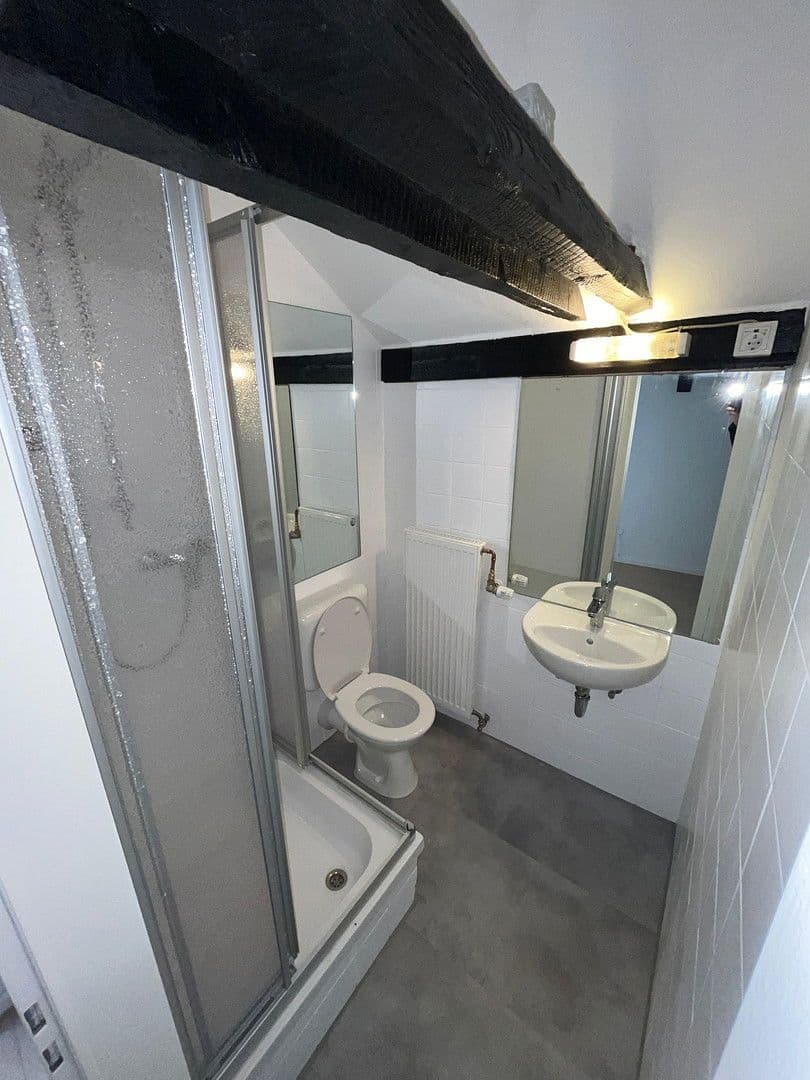 Prenájom bytu 1-izbový 62 m², Linienstraße 34, Düsseldorf, Severné Porýnie - Westfálsko Prenájom bytu 1-izbový 62 m², Linienstraße 34, Düsseldorf, Severné Porýnie - Westfálsko