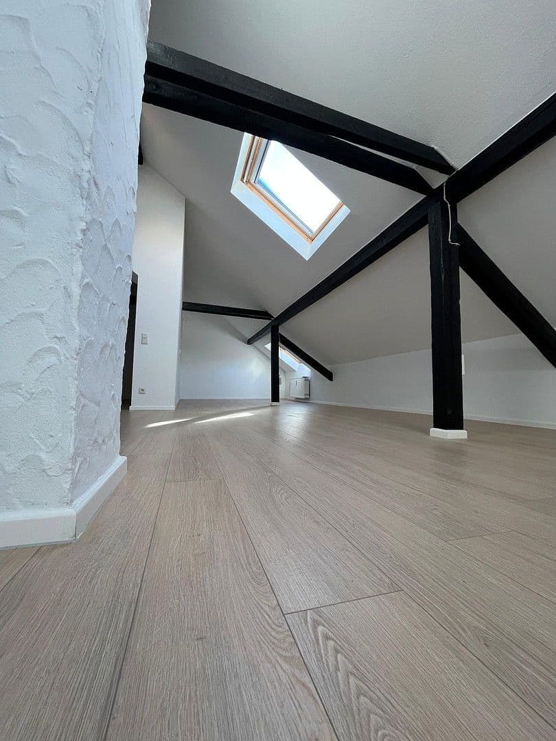 Prenájom bytu 1-izbový 62 m², Linienstraße 34, Düsseldorf, Severné Porýnie - Westfálsko Prenájom bytu 1-izbový 62 m², Linienstraße 34, Düsseldorf, Severné Porýnie - Westfálsko