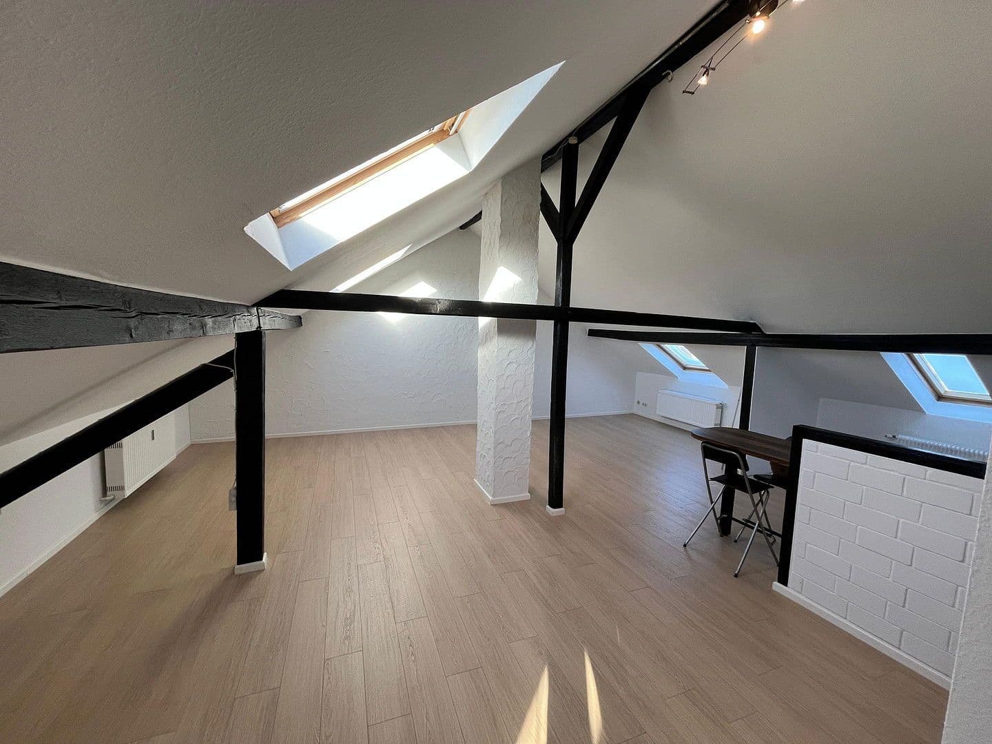 Prenájom bytu 1-izbový 62 m², Linienstraße 34, Düsseldorf, Severné Porýnie - Westfálsko Prenájom bytu 1-izbový 62 m², Linienstraße 34, Düsseldorf, Severné Porýnie - Westfálsko