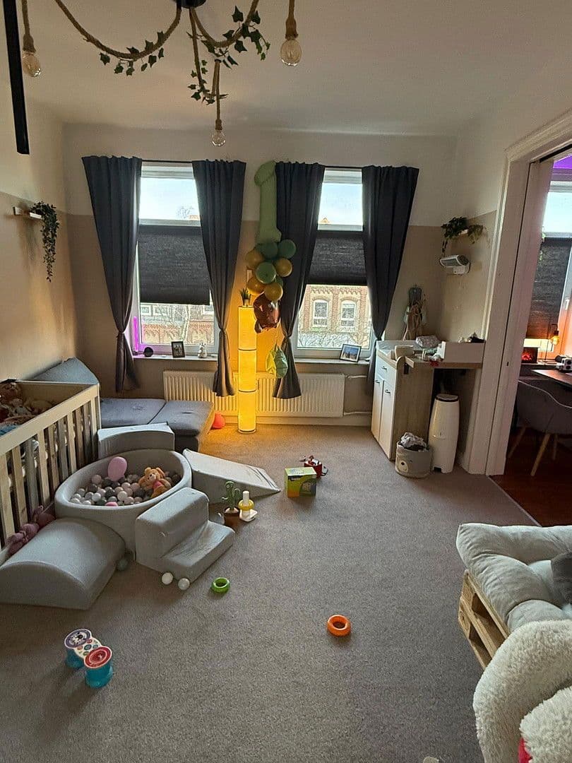 Prenájom bytu 3-izbový 76 m², Holtenauer Straße 209, Kiel, Šlezvicko-Holštajnsko Prenájom bytu 3-izbový 76 m², Holtenauer Straße 209, Kiel, Šlezvicko-Holštajnsko