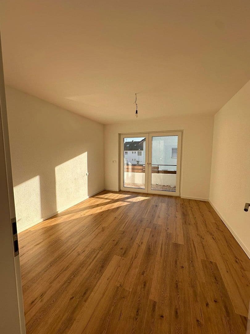 Prenájom bytu 4-izbový 102 m², Markgröningen, Bádensko-Wurttembersko Prenájom bytu 4-izbový 102 m², Markgröningen, Bádensko-Wurttembersko