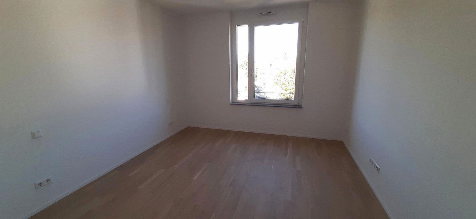Prenájom bytu 3-izbový 85 m², Stuttgart, Bádensko-Wurttembersko Prenájom bytu 3-izbový 85 m², Stuttgart, Bádensko-Wurttembersko