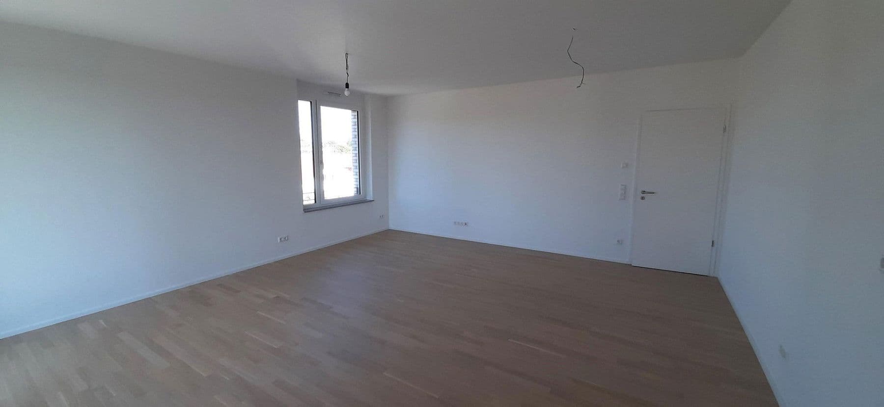 Prenájom bytu 3-izbový 85 m², Stuttgart, Bádensko-Wurttembersko Prenájom bytu 3-izbový 85 m², Stuttgart, Bádensko-Wurttembersko