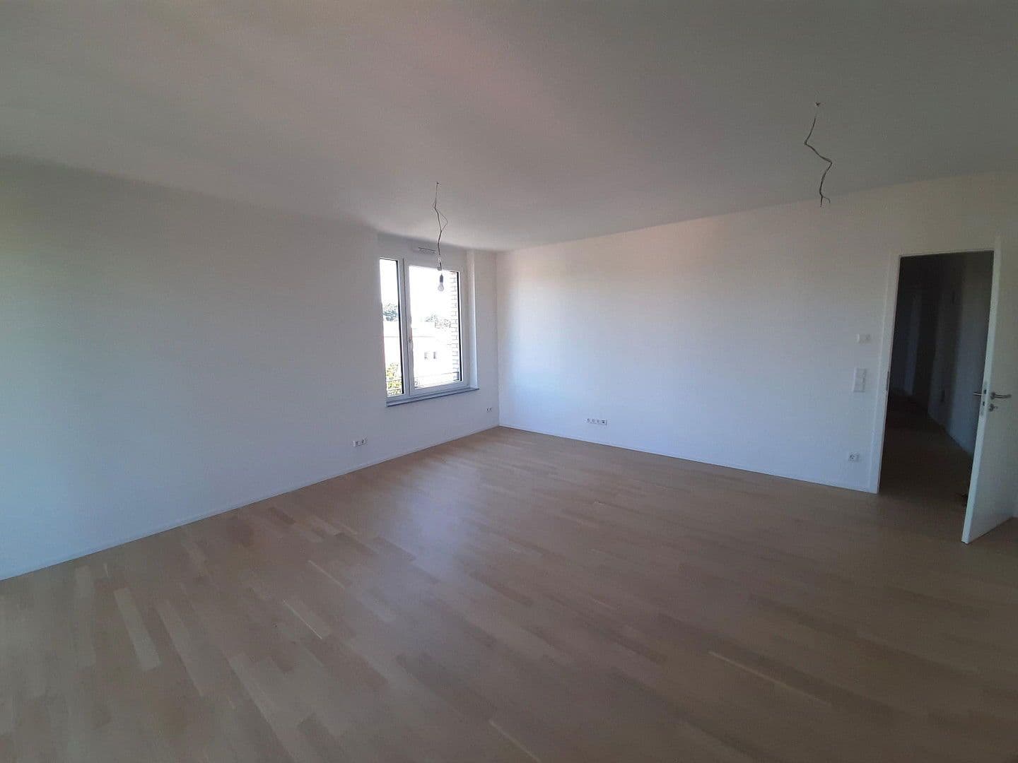 Prenájom bytu 3-izbový 85 m², Stuttgart, Bádensko-Wurttembersko Prenájom bytu 3-izbový 85 m², Stuttgart, Bádensko-Wurttembersko