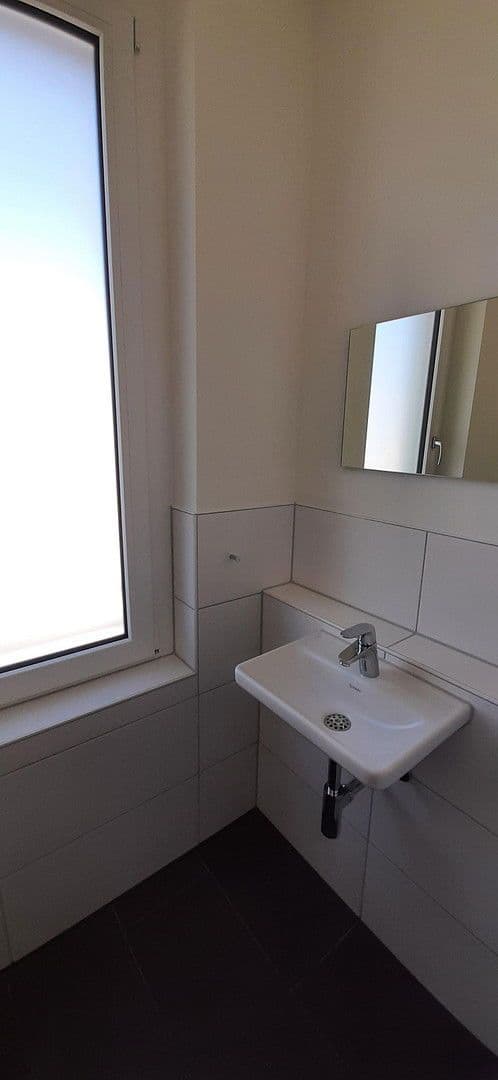 Prenájom bytu 3-izbový 85 m², Stuttgart, Bádensko-Wurttembersko Prenájom bytu 3-izbový 85 m², Stuttgart, Bádensko-Wurttembersko