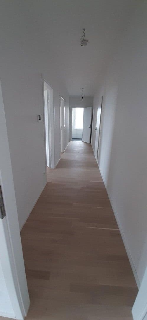 Prenájom bytu 3-izbový 85 m², Stuttgart, Bádensko-Wurttembersko Prenájom bytu 3-izbový 85 m², Stuttgart, Bádensko-Wurttembersko