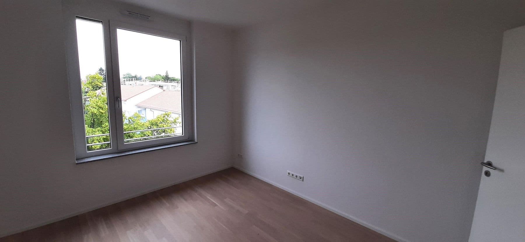 Prenájom bytu 3-izbový 85 m², Stuttgart, Bádensko-Wurttembersko Prenájom bytu 3-izbový 85 m², Stuttgart, Bádensko-Wurttembersko