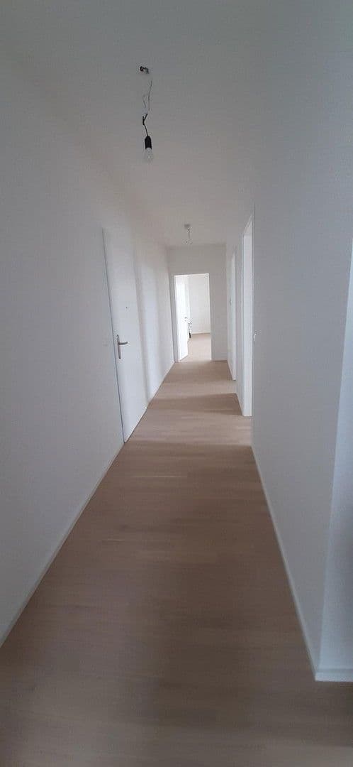 Prenájom bytu 3-izbový 85 m², Stuttgart, Bádensko-Wurttembersko Prenájom bytu 3-izbový 85 m², Stuttgart, Bádensko-Wurttembersko