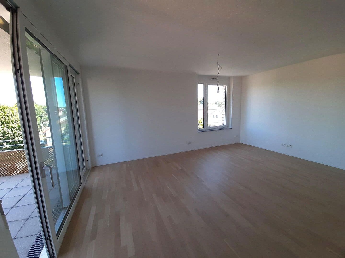 Prenájom bytu 3-izbový 85 m², Stuttgart, Bádensko-Wurttembersko Prenájom bytu 3-izbový 85 m², Stuttgart, Bádensko-Wurttembersko