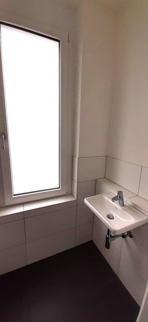 Prenájom bytu 3-izbový 85 m², Stuttgart, Bádensko-Wurttembersko Prenájom bytu 3-izbový 85 m², Stuttgart, Bádensko-Wurttembersko