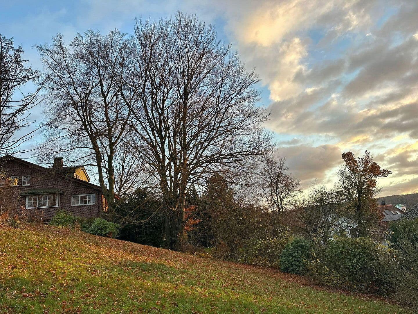 Predaj pozemku 1.710 m², Schillerstraße 21, Menden (Sauerland), Severné Porýnie - Westfálsko Predaj pozemku 1.710 m², Schillerstraße 21, Menden (Sauerland), Severné Porýnie - Westfálsko