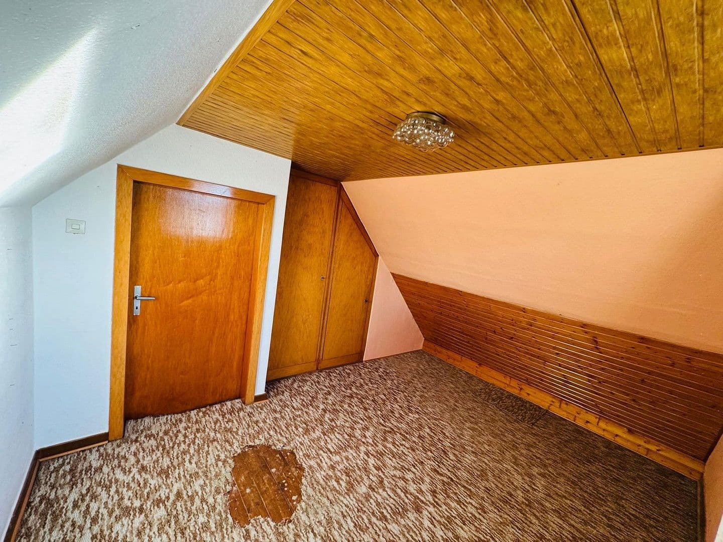 Predaj domu 140 m², pozemek 451 m², Simmern/Hunsrück, Porýnie-Falcko Predaj domu 140 m², pozemek 451 m², Simmern/Hunsrück, Porýnie-Falcko