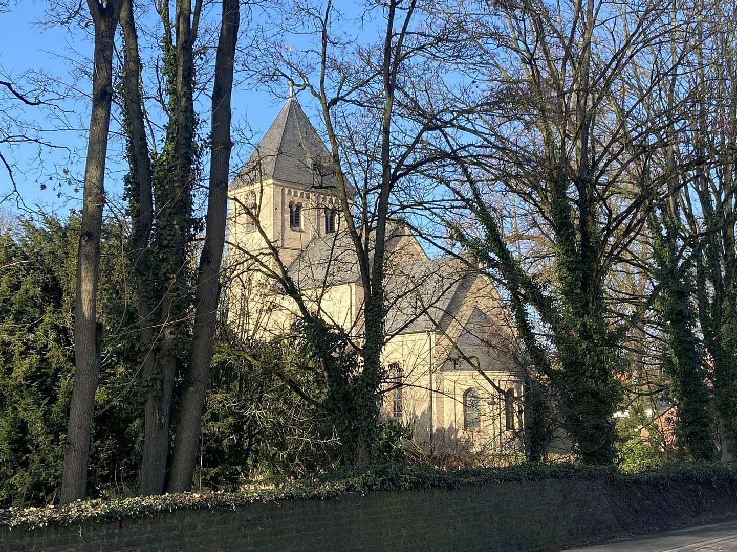 Predaj domu 100 m², pozemek 170 m², Düsseldorf, Severné Porýnie - Westfálsko Predaj domu 100 m², pozemek 170 m², Düsseldorf, Severné Porýnie - Westfálsko