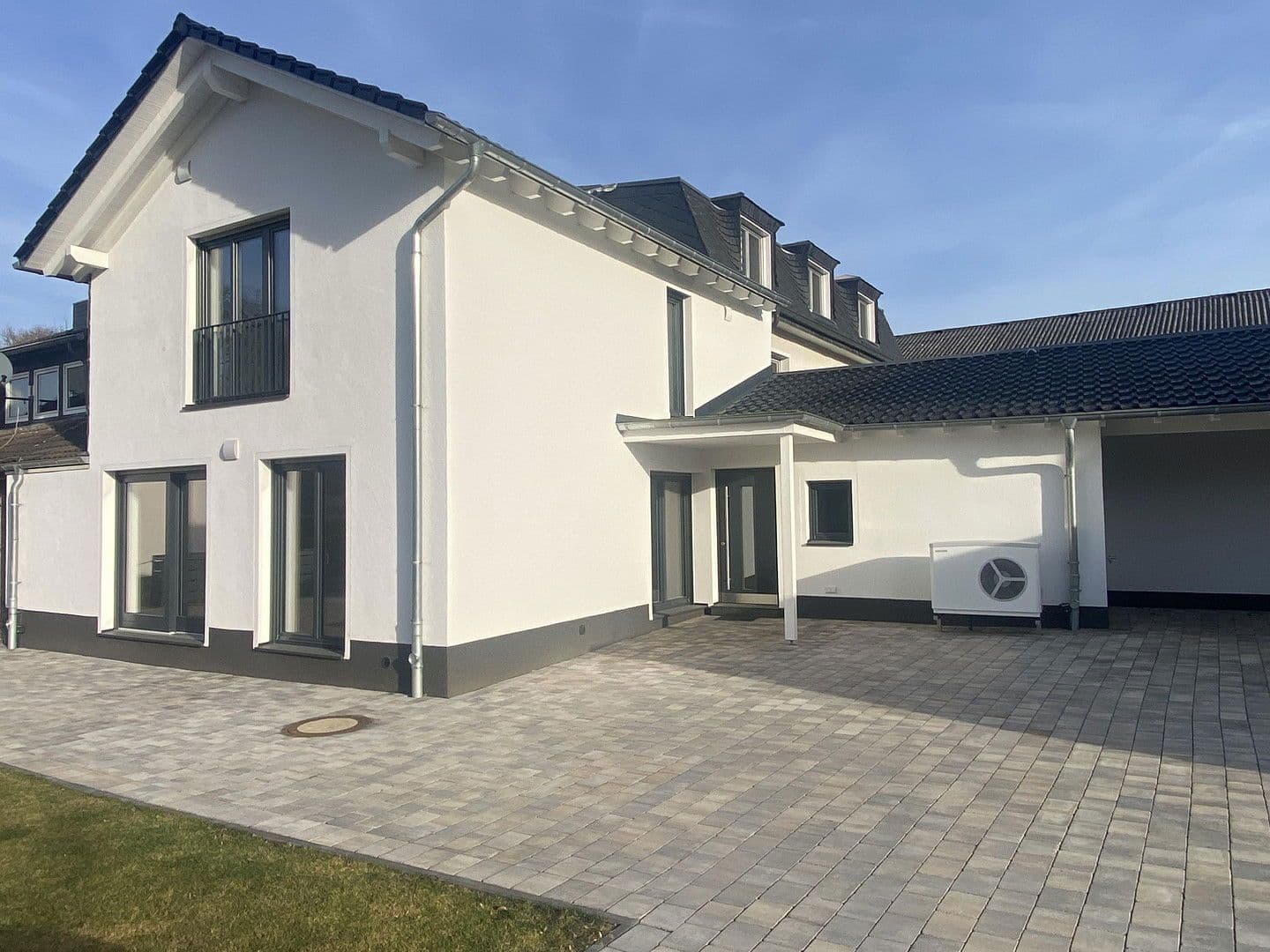 Predaj domu 100 m², pozemek 170 m², Düsseldorf, Severné Porýnie - Westfálsko Predaj domu 100 m², pozemek 170 m², Düsseldorf, Severné Porýnie - Westfálsko