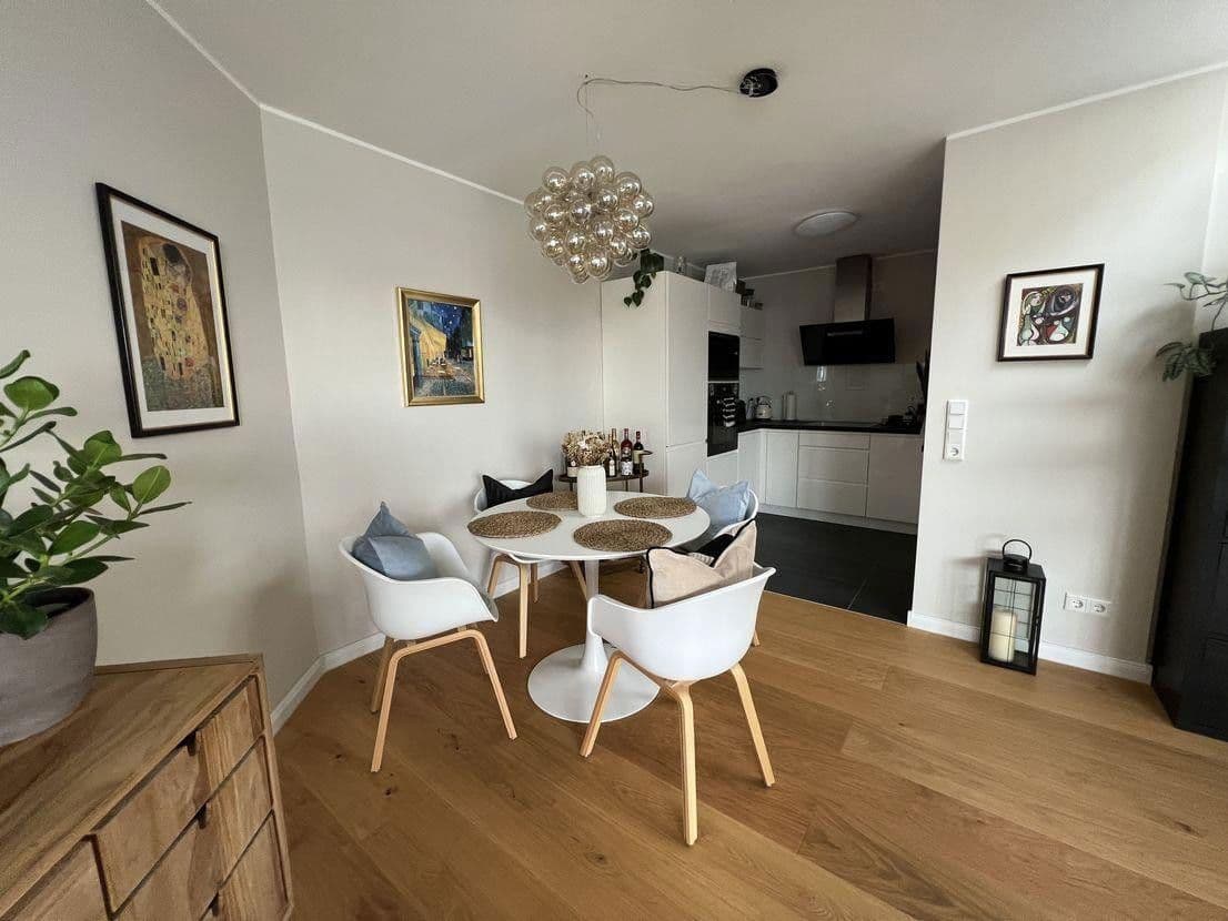 Prenájom bytu 3-izbový 75 m², Hitlstrasse 7, München, Bavorsko Prenájom bytu 3-izbový 75 m², Hitlstrasse 7, München, Bavorsko