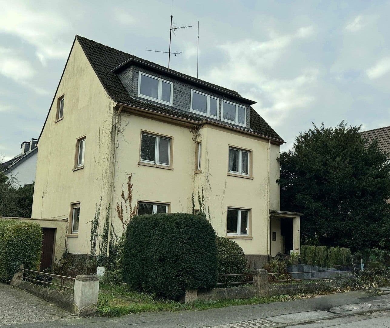 Predaj domu 229 m², pozemek 588 m², Oppspring 22, Mülheim an der Ruhr, Severné Porýnie - Westfálsko Predaj domu 229 m², pozemek 588 m², Oppspring 22, Mülheim an der Ruhr, Severné Porýnie - Westfálsko