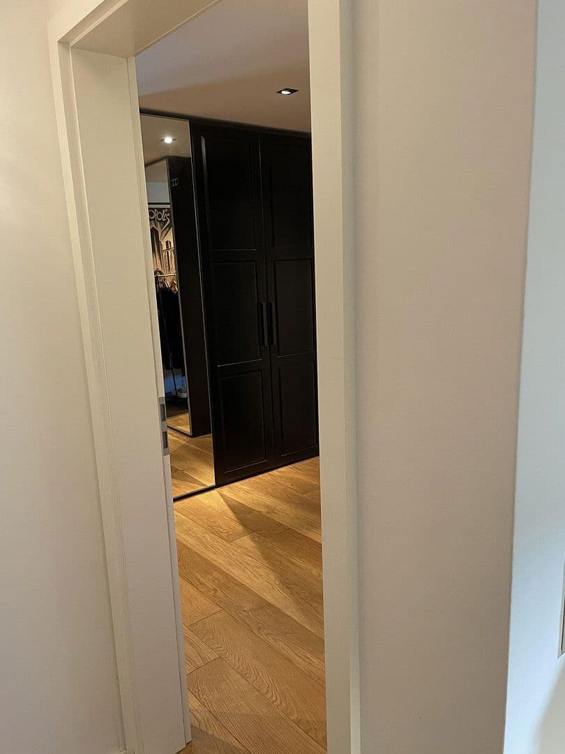 Predaj domu 263 m², pozemek 989 m², Walzbachtal, Bádensko-Wurttembersko Predaj domu 263 m², pozemek 989 m², Walzbachtal, Bádensko-Wurttembersko