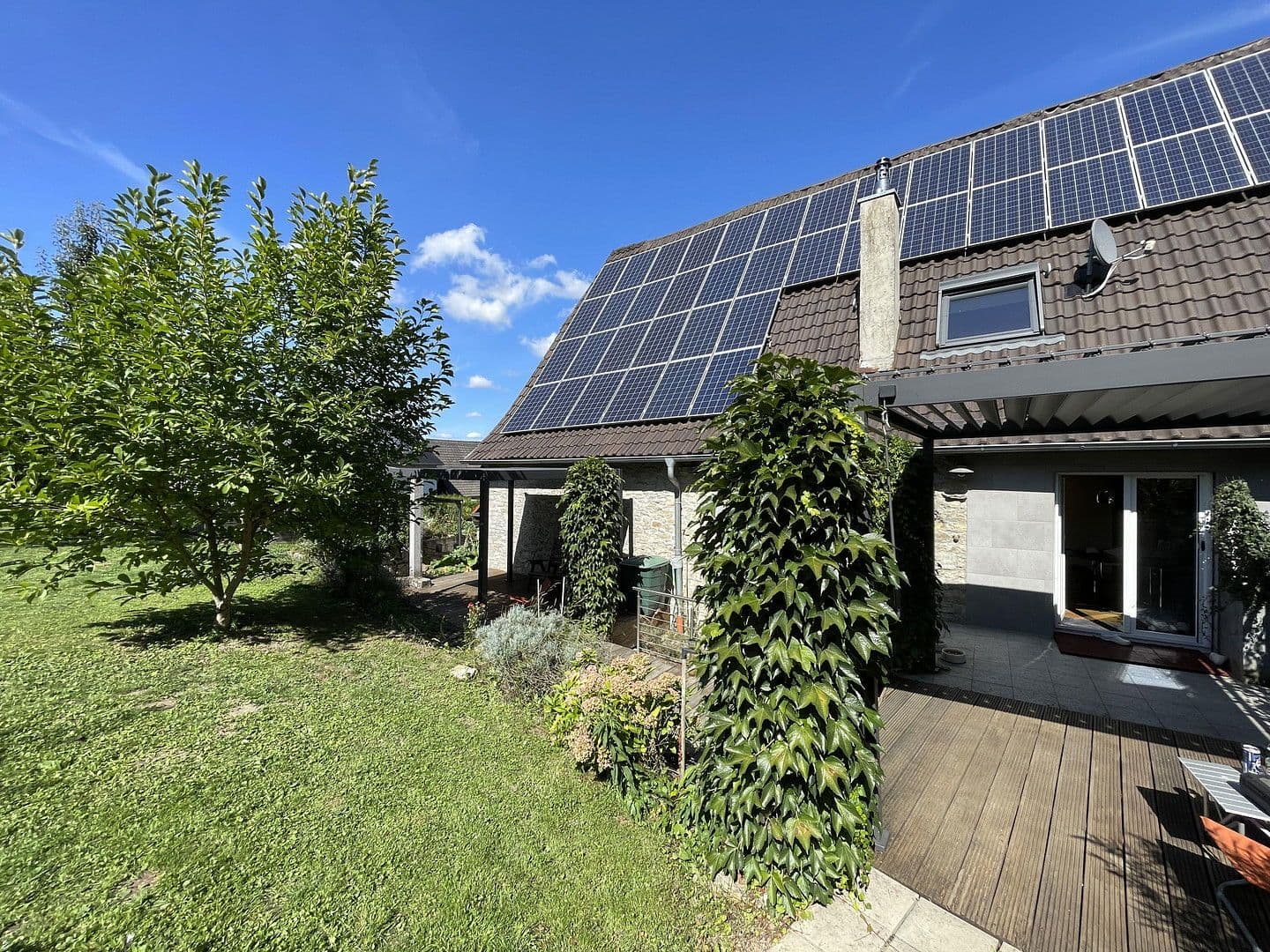 Predaj domu 263 m², pozemek 989 m², Walzbachtal, Bádensko-Wurttembersko Predaj domu 263 m², pozemek 989 m², Walzbachtal, Bádensko-Wurttembersko