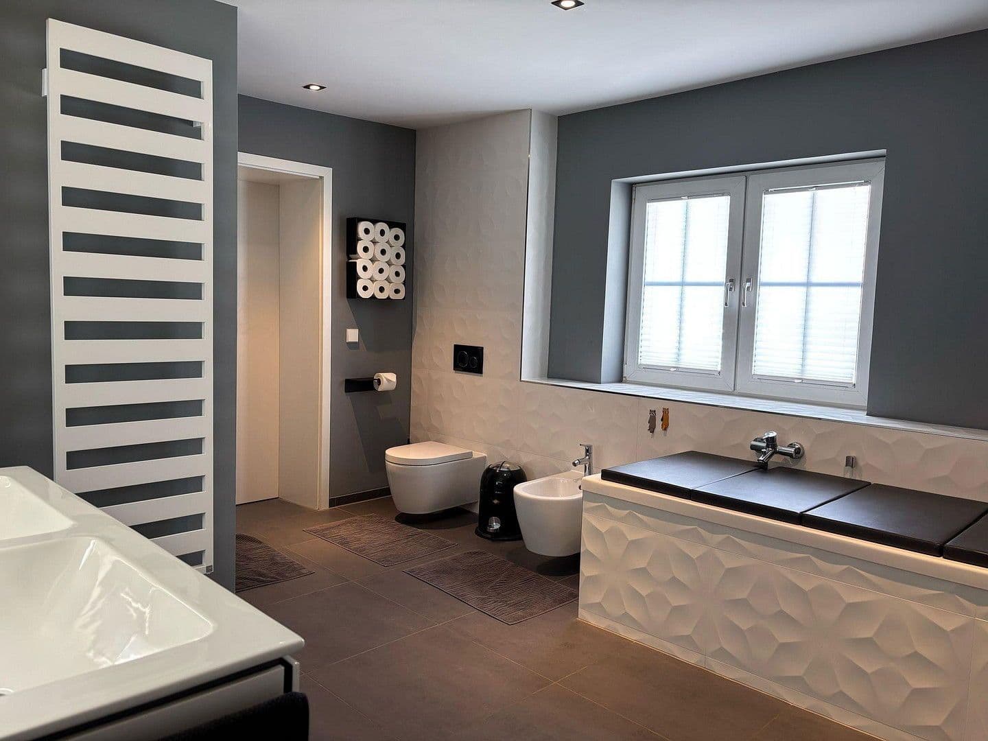 Predaj domu 263 m², pozemek 989 m², Walzbachtal, Bádensko-Wurttembersko Predaj domu 263 m², pozemek 989 m², Walzbachtal, Bádensko-Wurttembersko